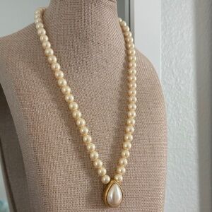 Vintage Monet Cream Faux Pearl Necklace with Teardrop Pendant